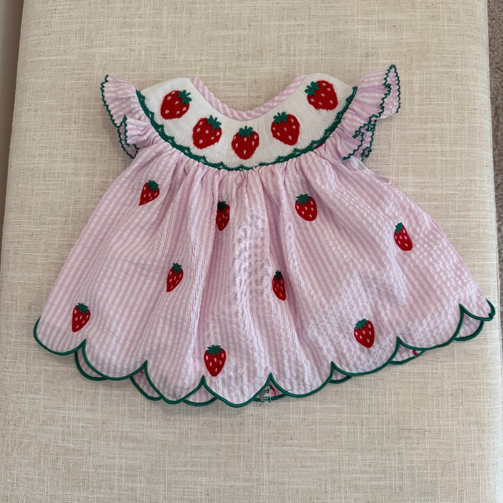 The Smocked Flamingo - Strawberry Bloomer Set